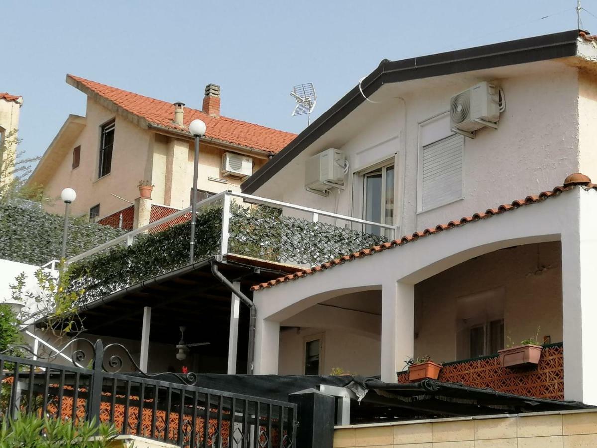 Villetta Sul Mare In Residence Бруколи Экстерьер фото